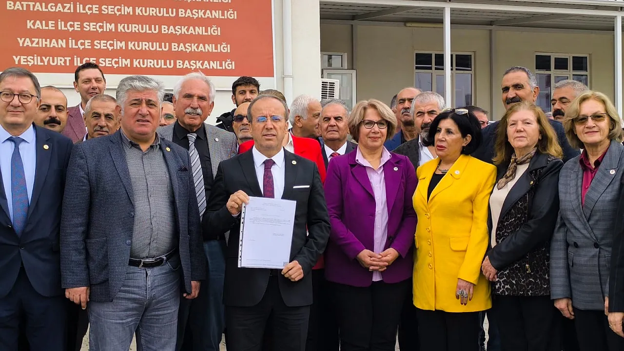 Yeni Parti Malatya İl Başkanı Basri İlhan Mazbatasını Aldı, Hedefini Açıkladı!