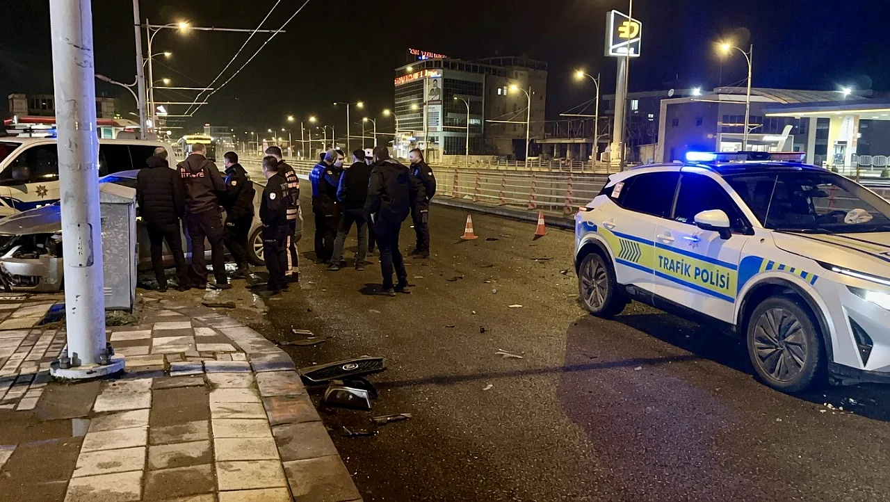 MAlatya Eski Köy Garajı Yakınında Kaza! Kontrolsüz Çıkış Hastanede Bitti