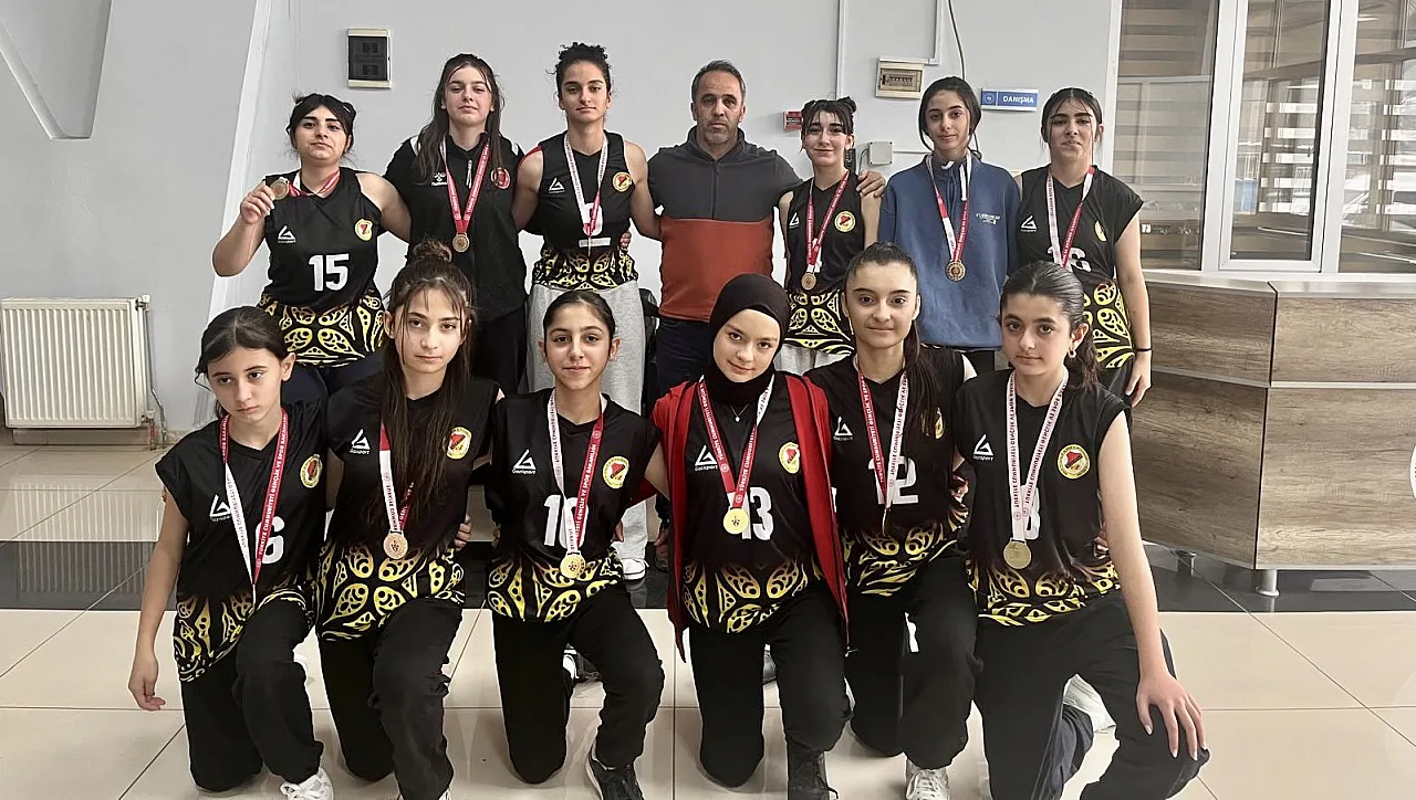 Gazi ORTAOKULU NAMAĞLUP YARI FİNALDE