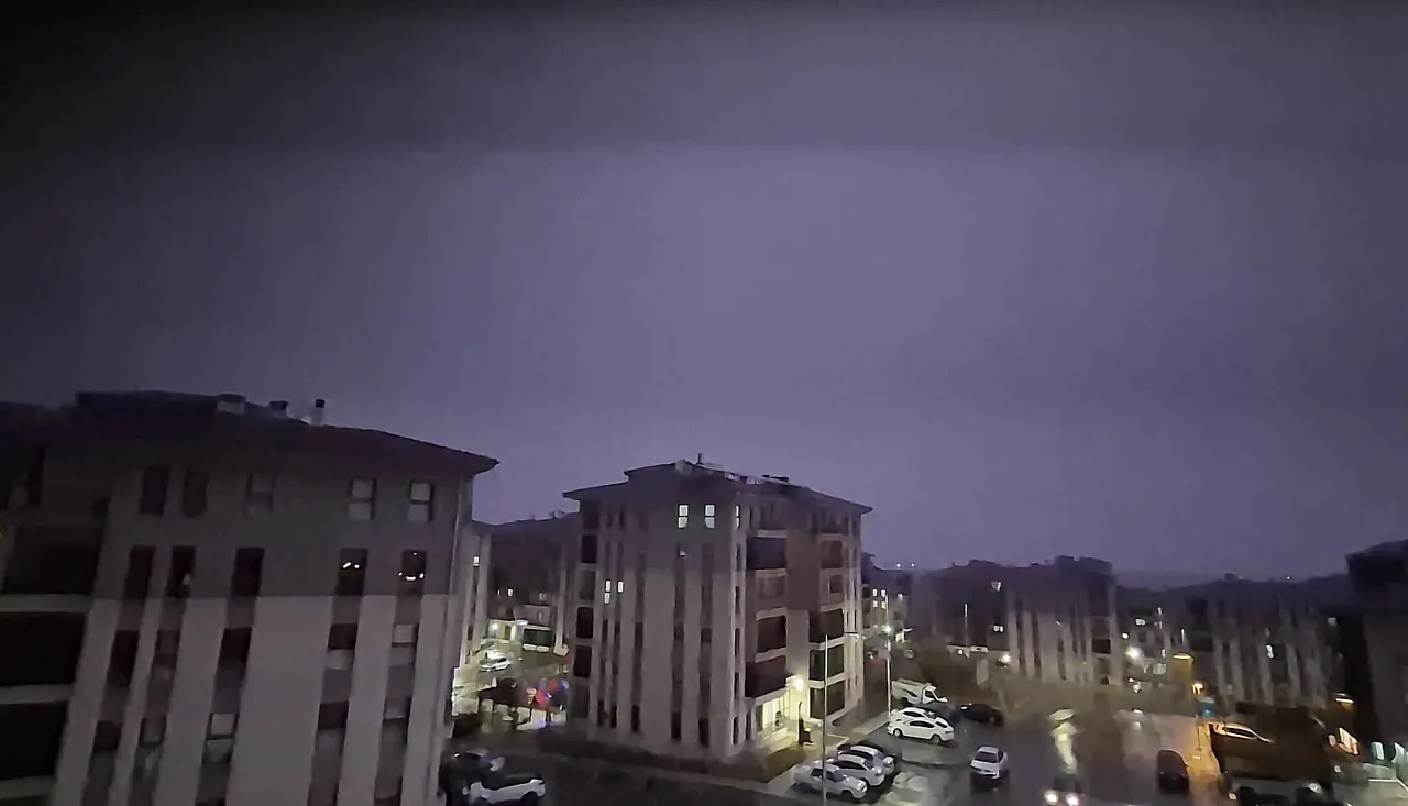 Malatya'da Şimşekli Gece! Yağmur Ne Zamana Kadar Sürecek?