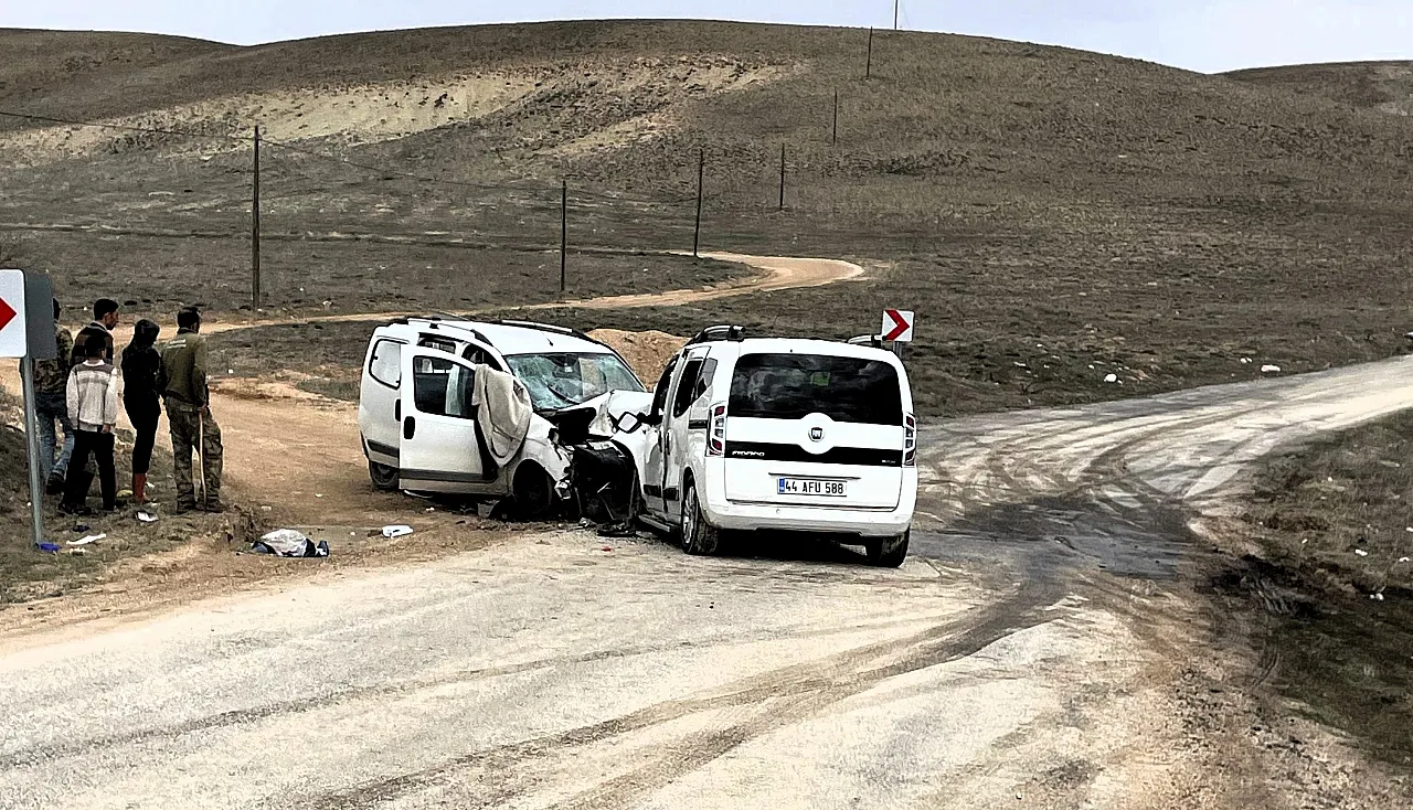 Malatya'da Kaza! 2'si Ağır 4 Kişi Hastaneye Kaldırıldı!