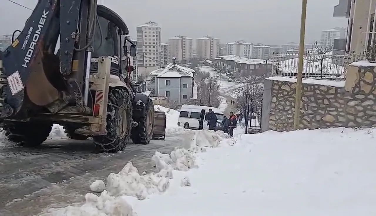 9 İlçede Tam, Merkezde Kısmi Tatil! Malatya'da Veliler İsyan Noktasına Geldi