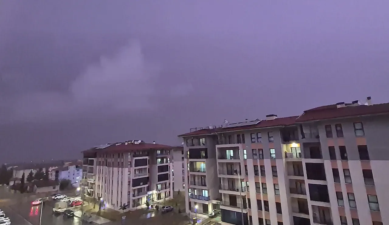 Malatya'da Şimşekli Gece! Yağmur Ne Zamana Kadar Sürecek?