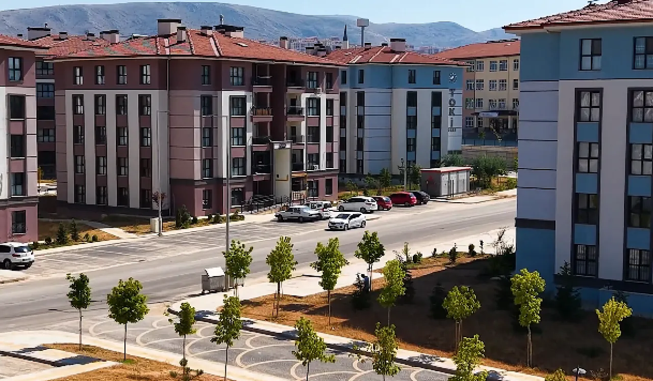 Bakan Kurum'dan Malatya Paylaşımı! 'Bir Zamanların Dev Şantiyesi Şimdi Çiçek Bahçesi'
