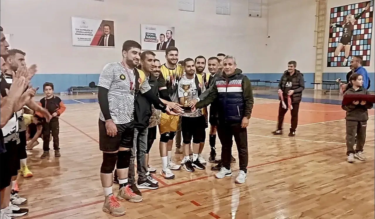 Malatya'da Voleybol Şampiyonu Belli Oldu!