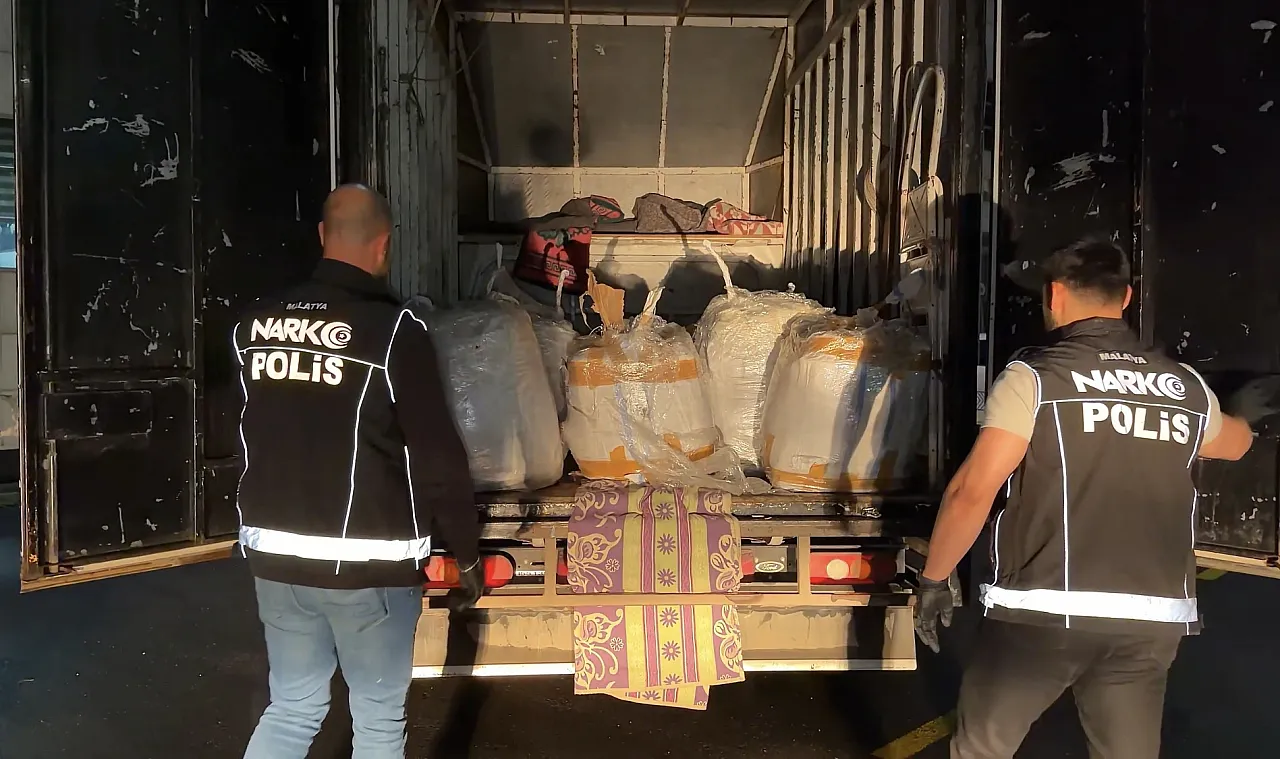 Malatya'da Rekor Miktarda Hap Yakalandı!