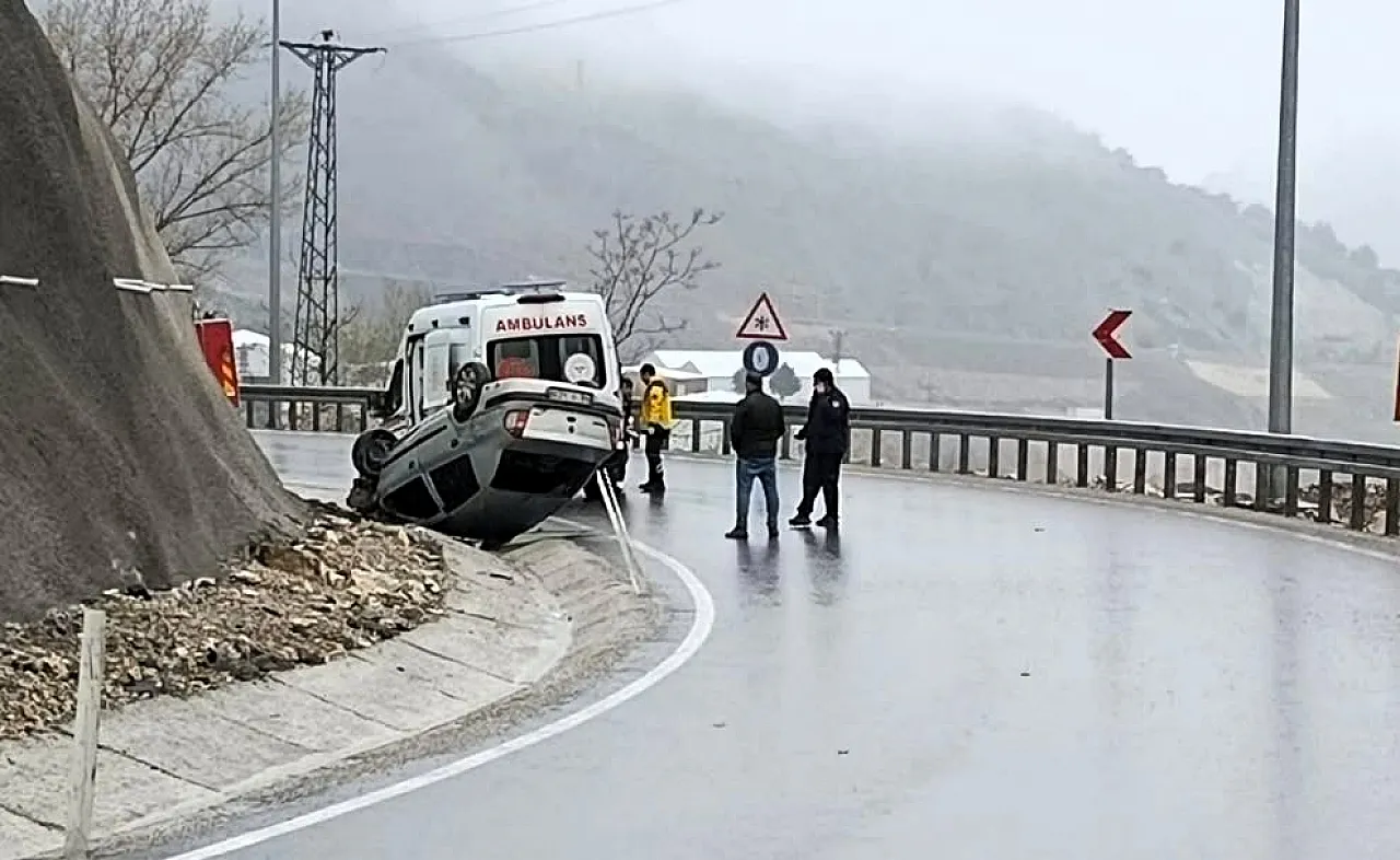 Malatya'da Kontrolden Çıkan Araç Ters Döndü: 5 Yaralı