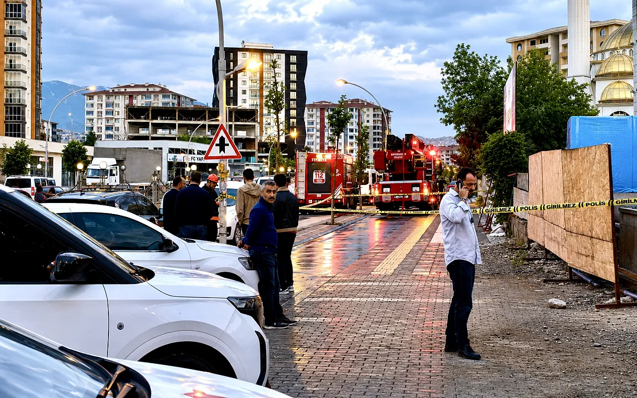 Malatya'da Şantiye Karıştı! İşçiler Çatıya Çıkarak Alacaklarını İstedi