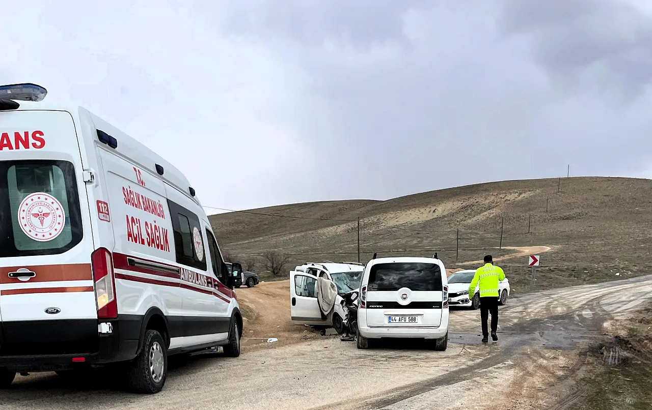 Malatya'da Kaza! 2'si Ağır 4 Kişi Hastaneye Kaldırıldı!