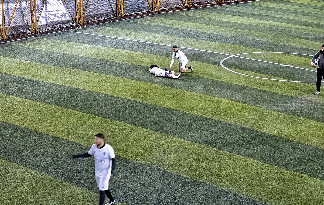 Malatya'da Halı Sahada Fenalaşan Sporcu, Hızlı Müdahale ile Kurtarıldı!