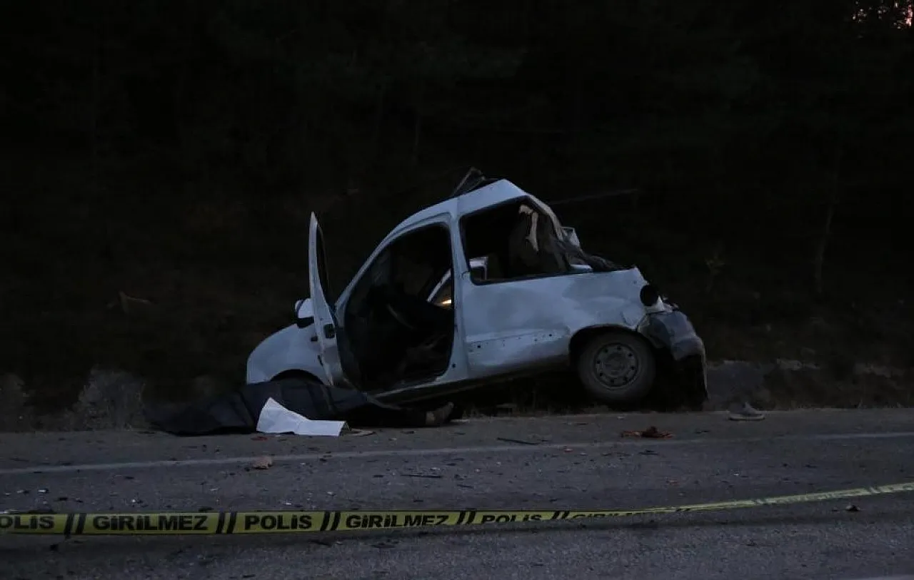 Kastamonu'da Feci Kaza: 2 Kişi Hayatını Kaybetti, 5 Kişi Ağır Yaralandı