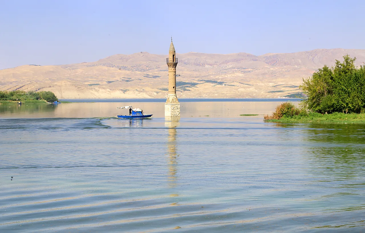 Malatya'da Karakaya Barajı Yükseldi! Yalnız Minare Yeniden Sular Altında Kaldı