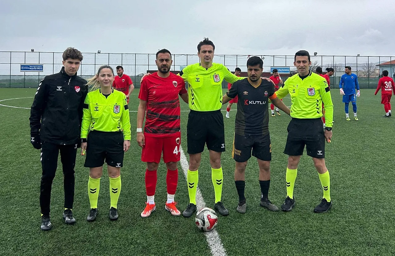 Battalgazi Belediyespor Play-Off Kapısını Araladı: Kahta Engelini 2 Golle Geçti!