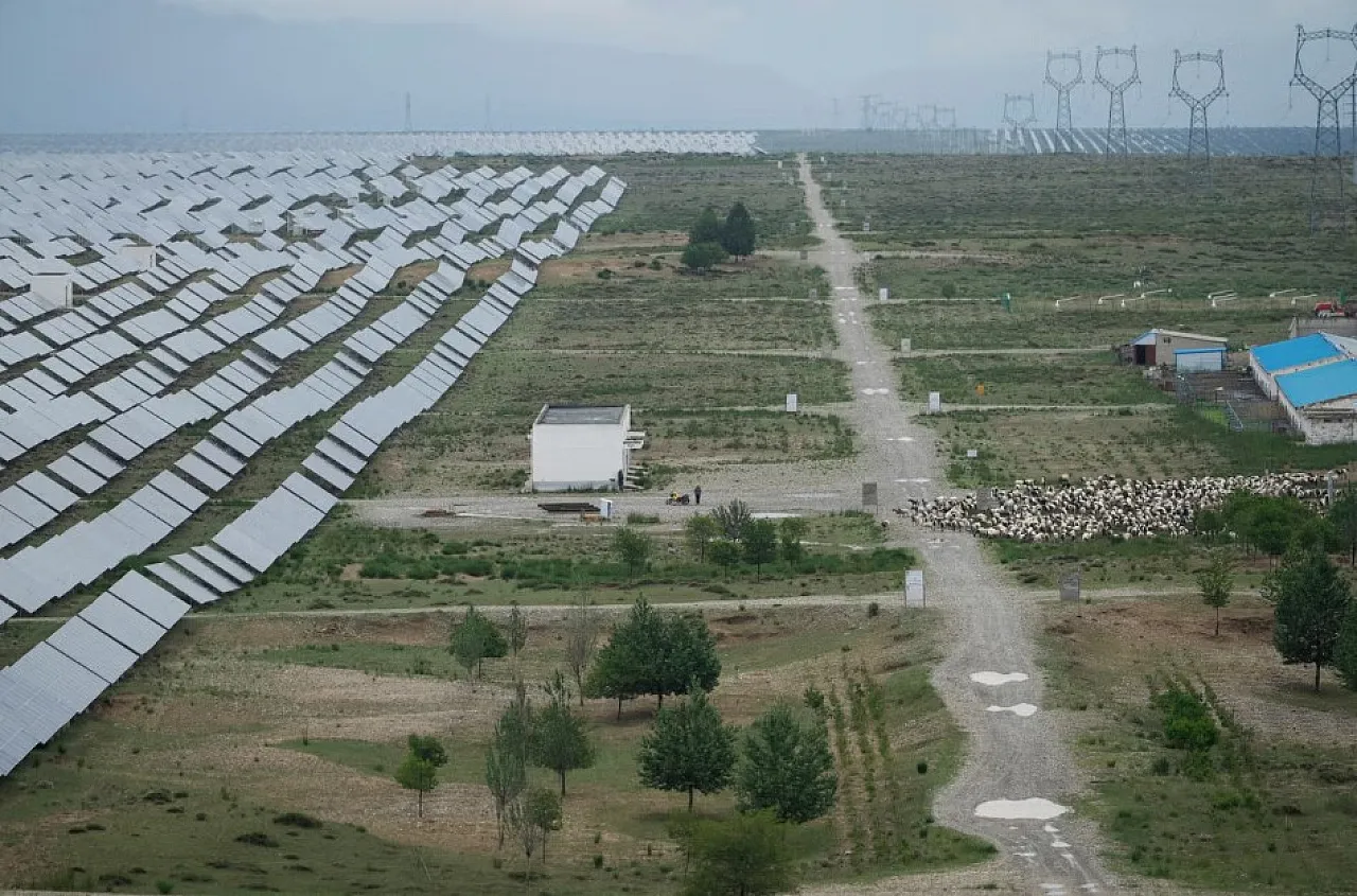 Çin'den Güneş Enerjisinde Tarihi Adım: Emisyonlar İlk Kez Yapısal Olarak Azaldı