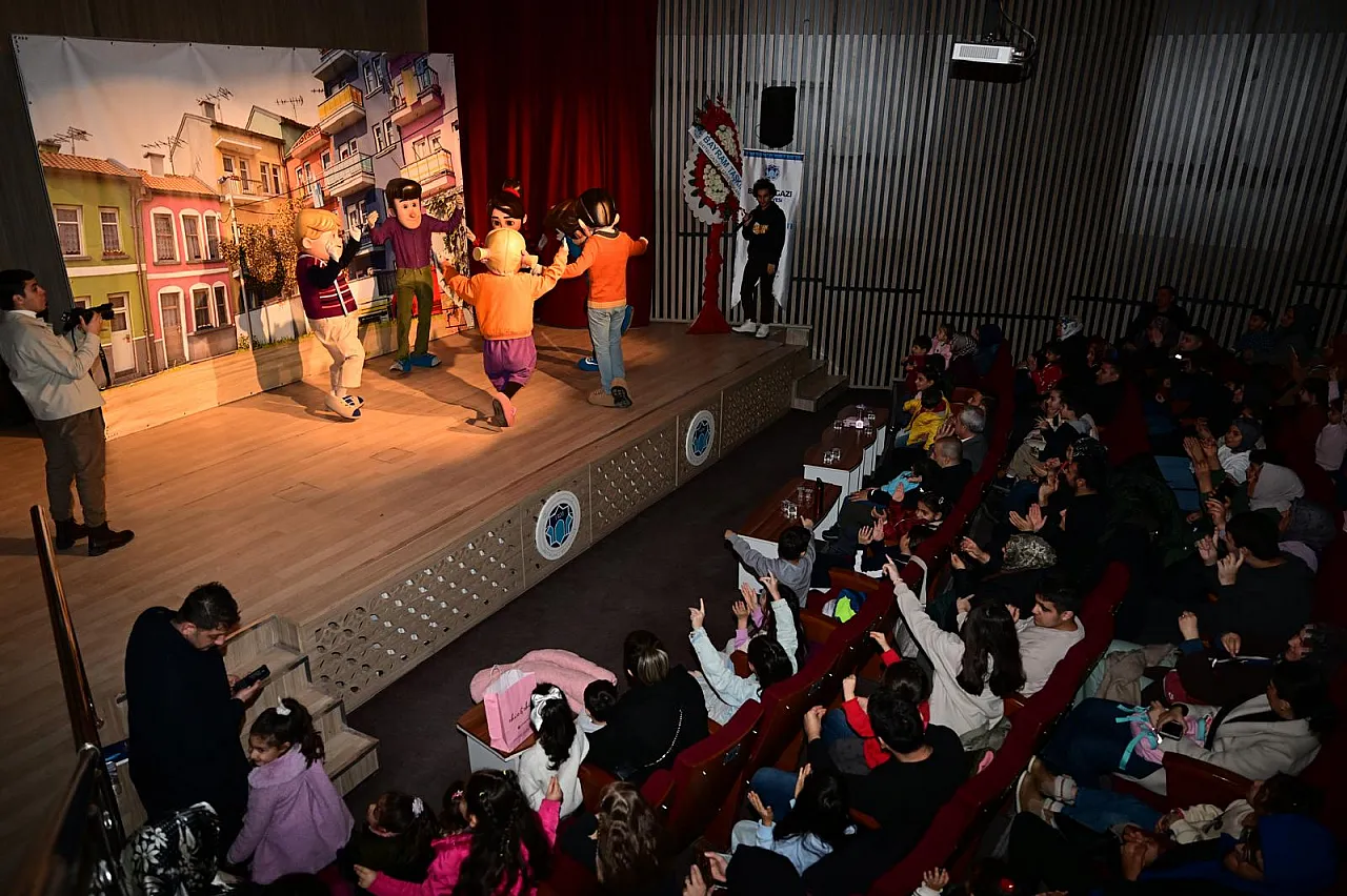 Rafadan Tayfa Malatyalı Çocukları Coşturdu!