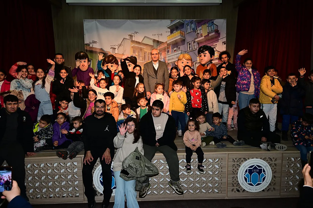 Rafadan Tayfa Malatyalı Çocukları Coşturdu!