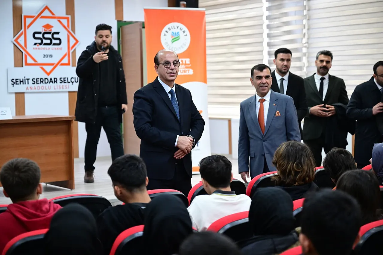 Yeşilyurt'ta Gençlik Buluşması: Emek Vermeden Başarı Hayaldir!