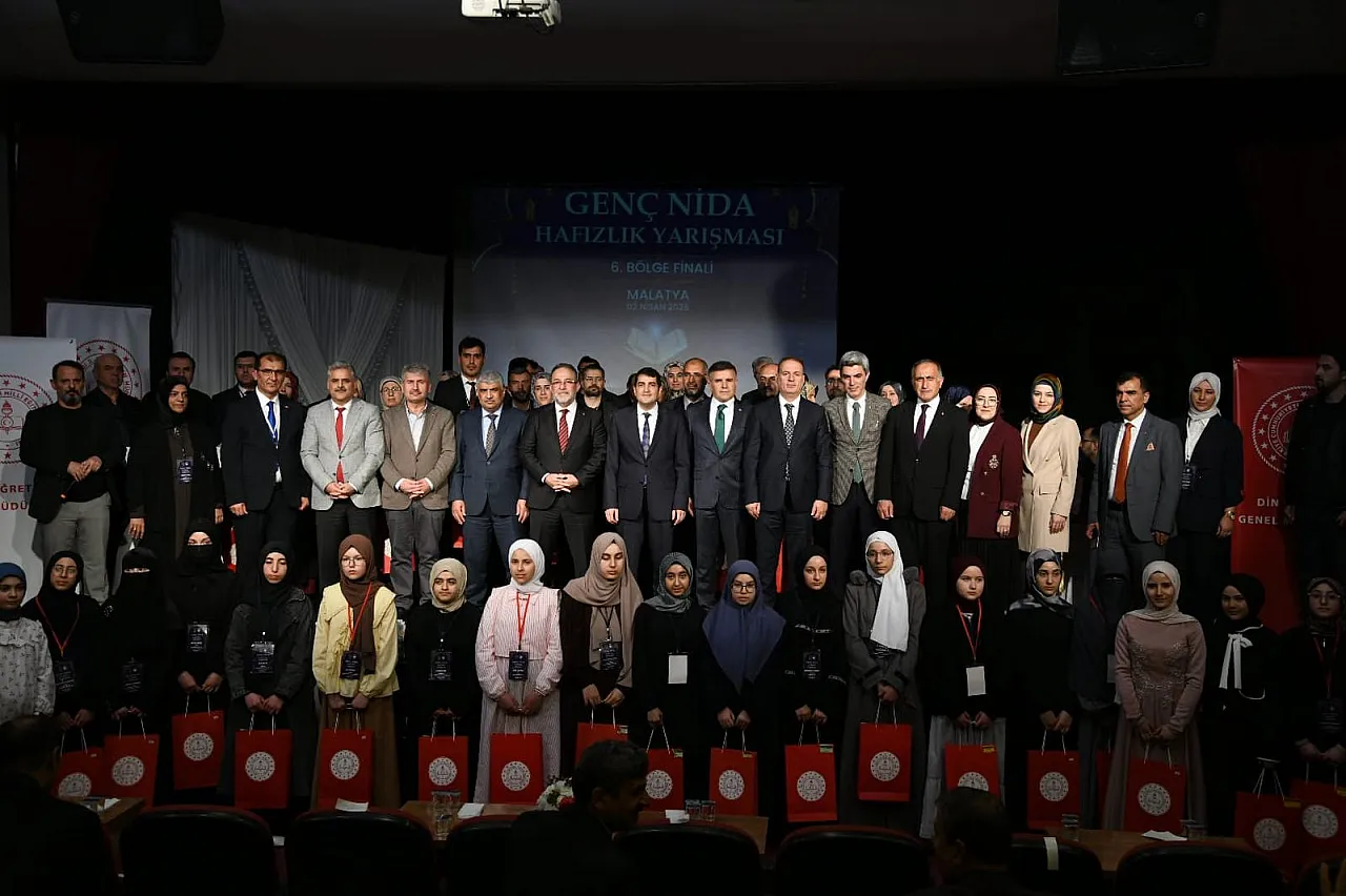 Malatya'da Kur'an Sesleri Yükseldi: Genç Nida Hafızlık Yarışması'nda Bölge Finali Heyecanı!