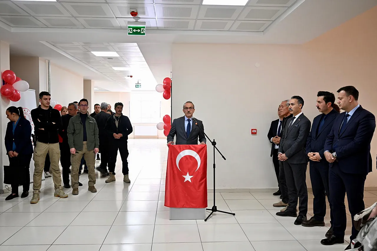 Gemini şunu dedi: Depremde Yitirilen Hakim Çiftin Adı Malatya'da Kütüphanede Yaşayacak!