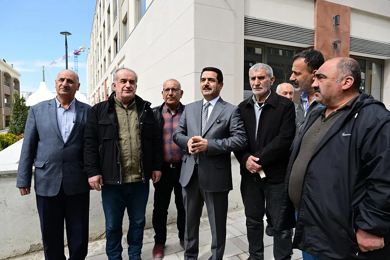 Molozlar Gidiyor, Esnaf Geliyor! Akpınar Çarşıda Geri Sayım