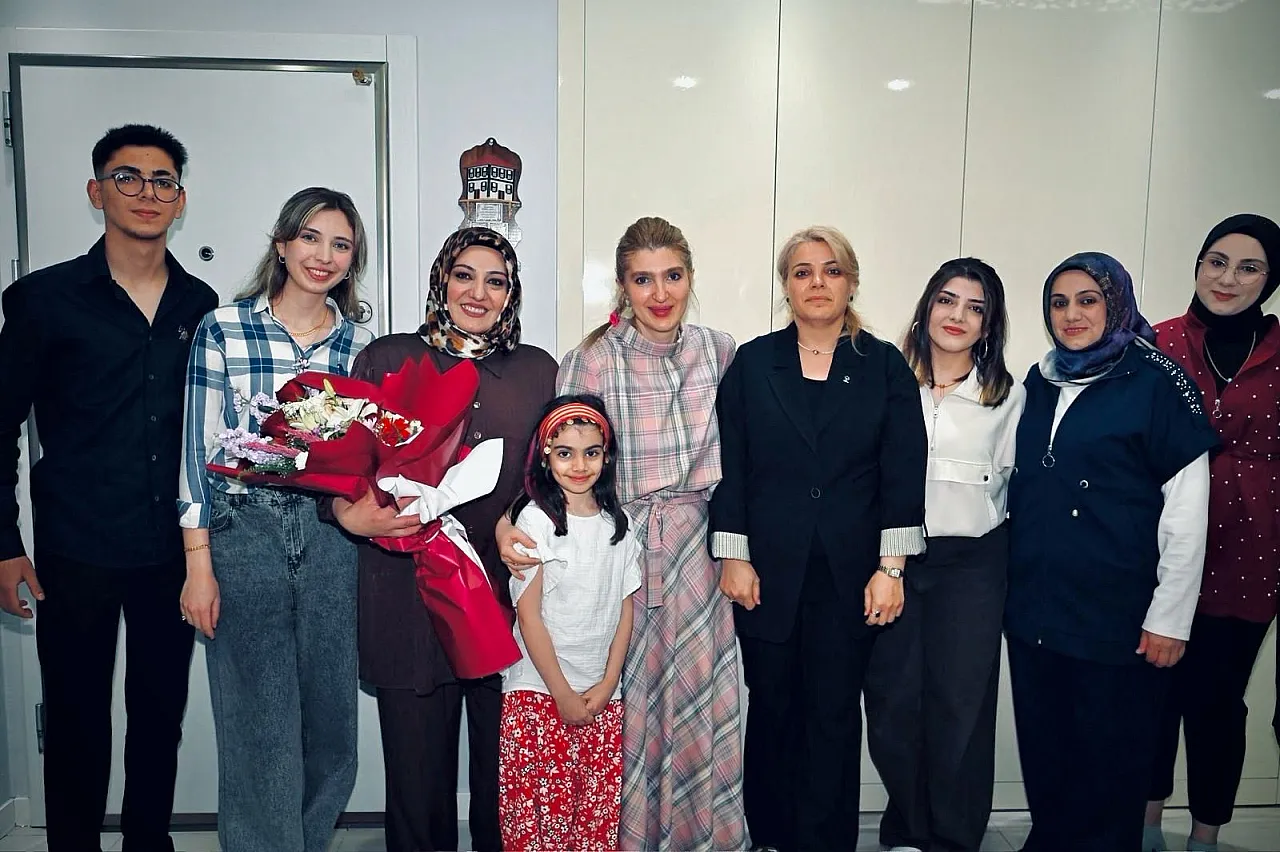 Milletvekili Ölmeztoprak'tan Asırlık Tarifler Ve Asırlık Evliliklere Ziyaret
