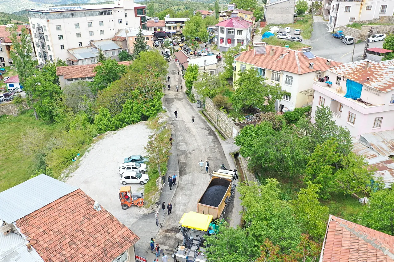 Malatya Pütürge İlçe Merkezinde Yol Yenilendi! Sıcak Asfalt Çalışması Tamamlandı