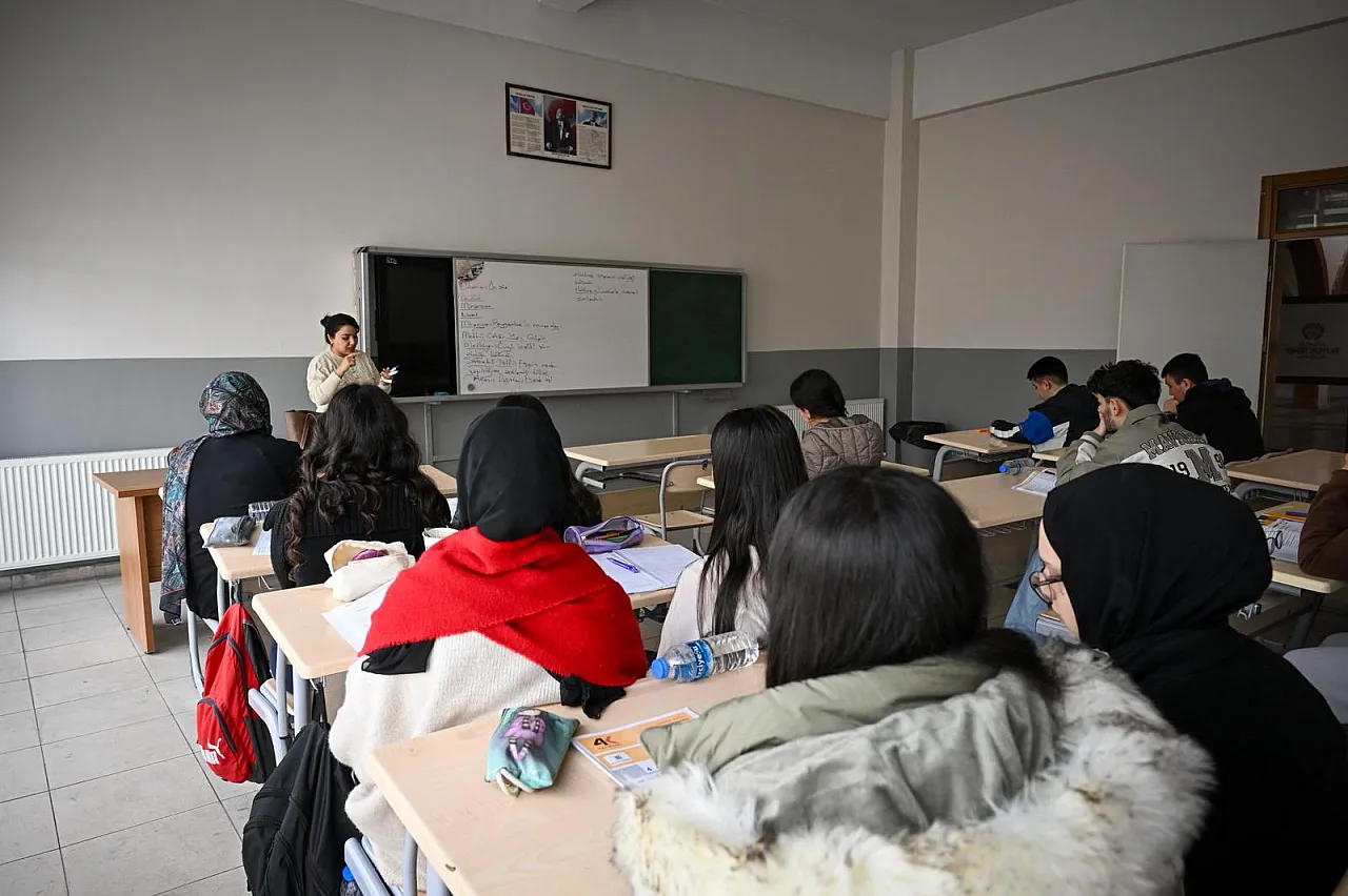 Malatya'da 507 Öğrenci YKS'ye Ücretsiz Kurslarla Hazırlandı!
