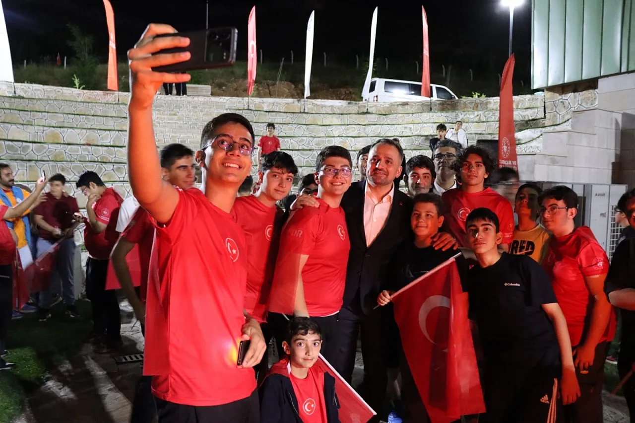 Bakan Eminoğlu Malatya'da Gençlik Çalışmalarını Yerinde İnceledi!