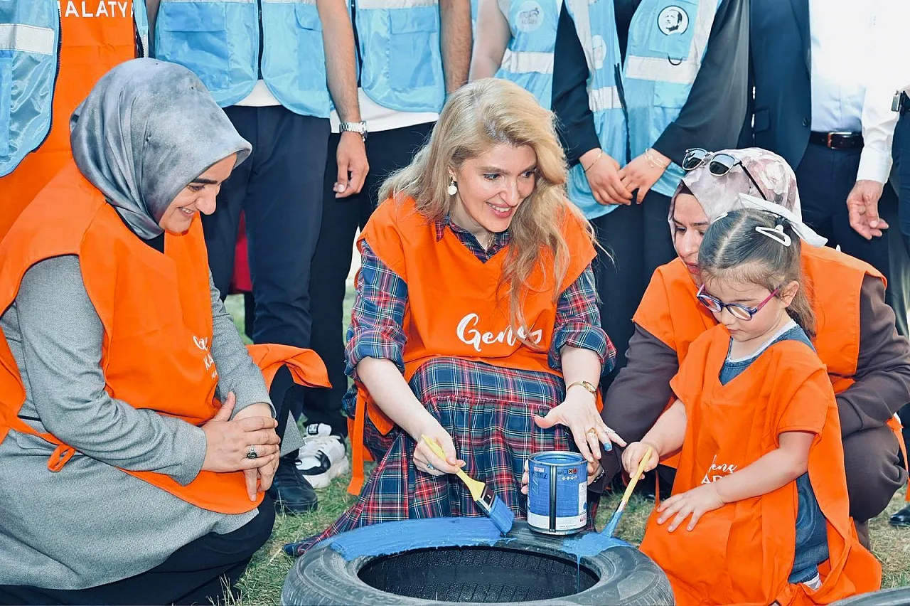 Malatya'da Örnek Organizasyon! Geri Dönüşüm İçin Fırçalar Aynı Hedefte Buluştu
