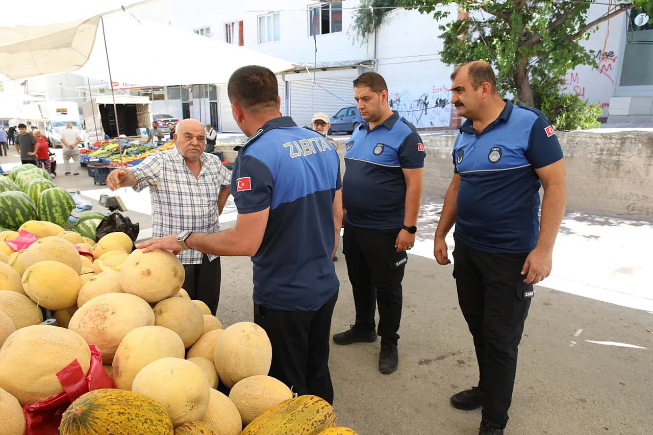 Malatya'da Battalgazi'de Mahalle Temizliği Ve Pazar Denetimleri Aralıksız Devam Ediyor!