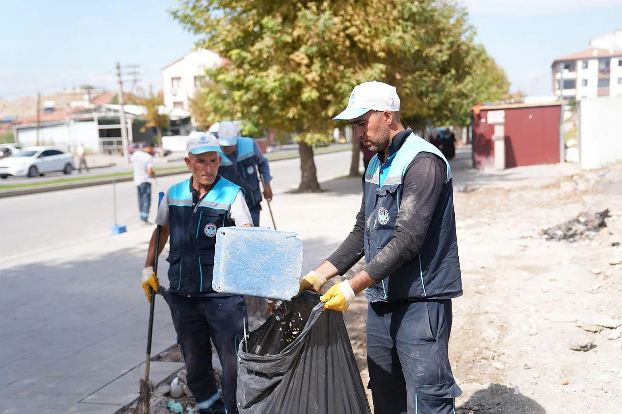 Malatya'da Konteynerlerin Kaldırıldığı Alanlarda Temizlik Başladı!