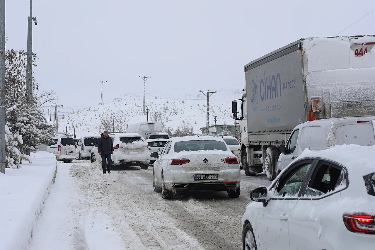 Malatya'da O Yol Tekrar Trafiğe Açıldı!