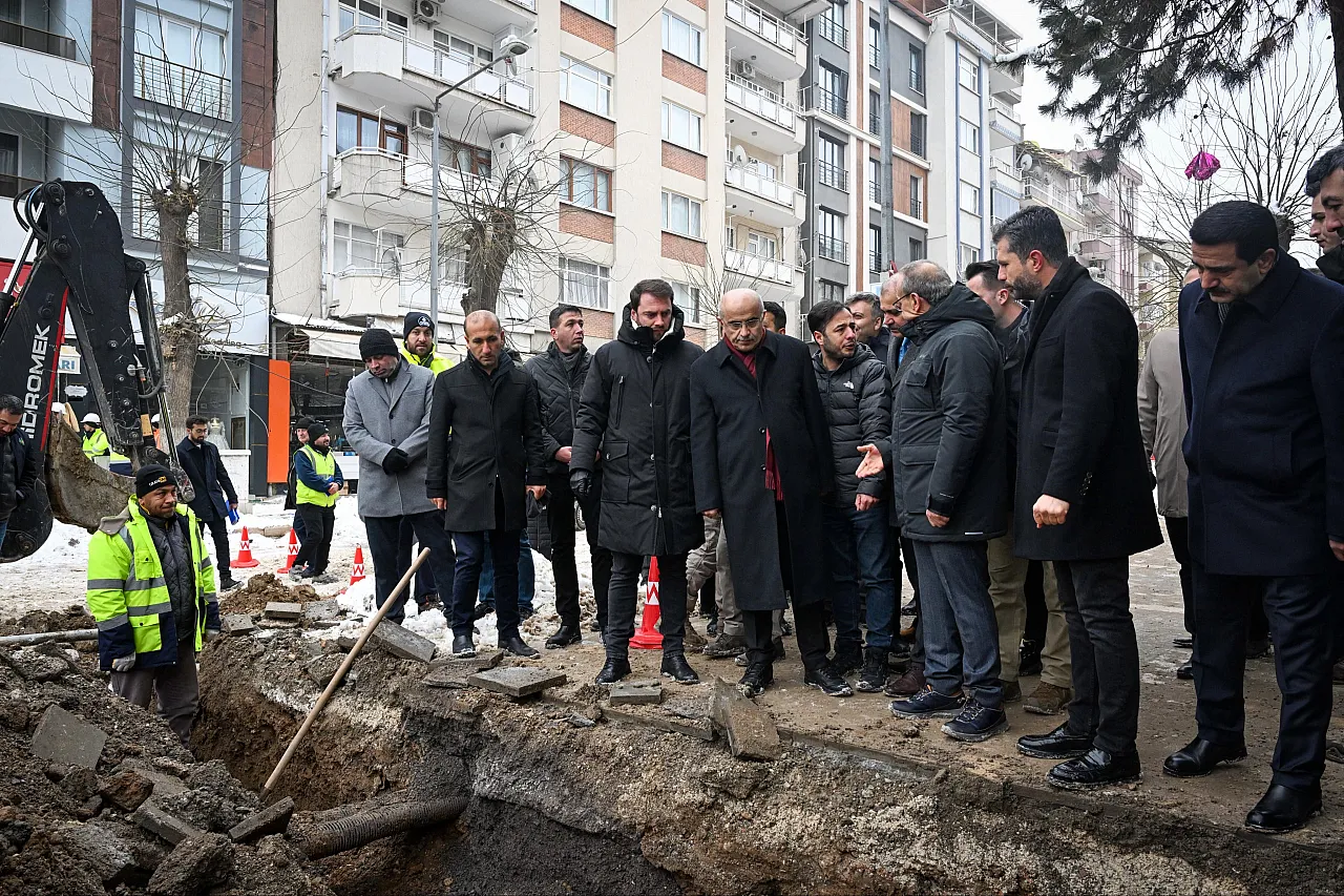 Vali Yavuz ve Başkan Er Fuzuli Caddesi'ndeki Dönüşümü İnceledi