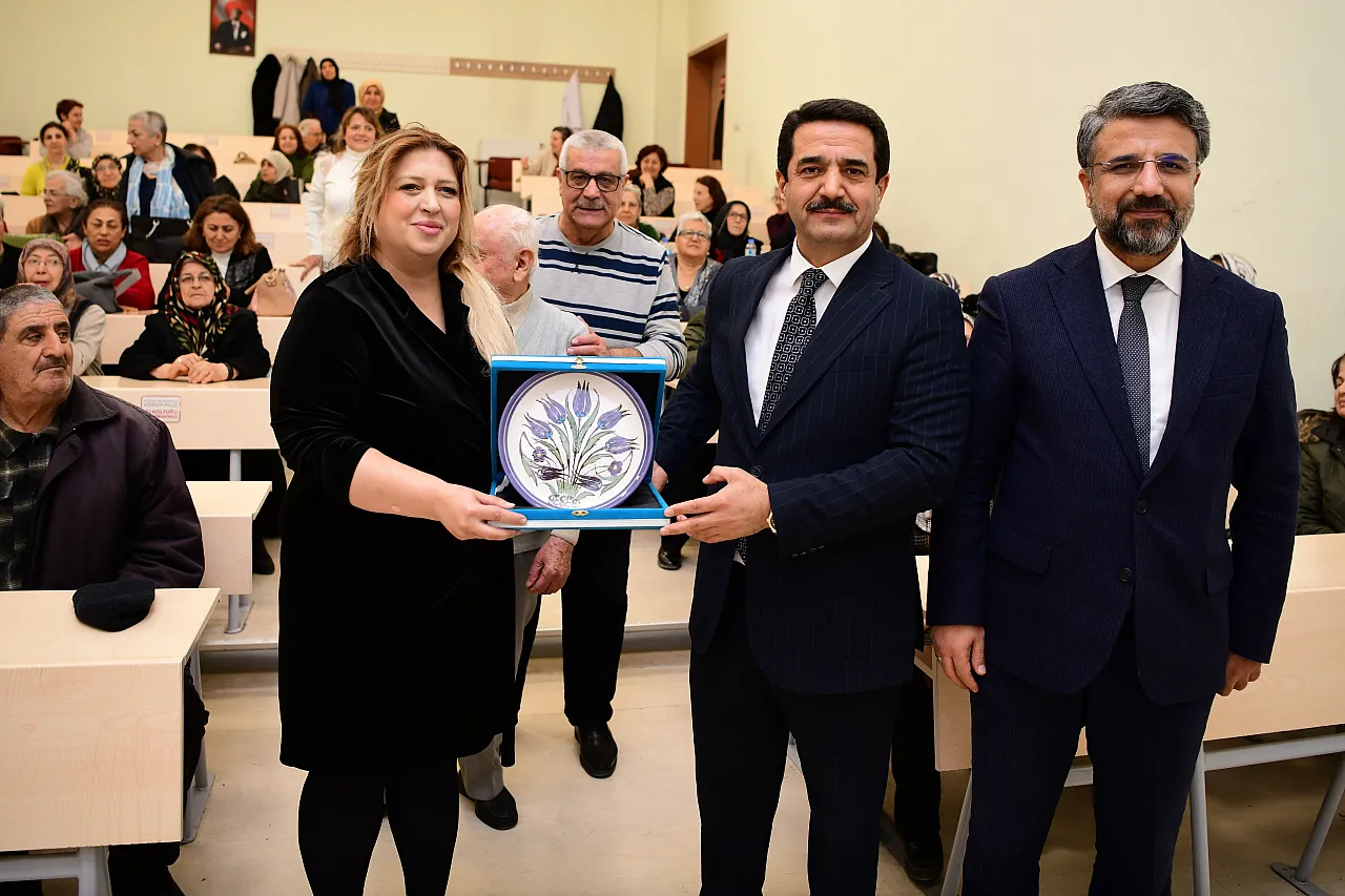 Başkan Taşkın'dan 60 Yaş Tazelenme Üniversitesi'nde Kursiyerlerle Buluşma!
