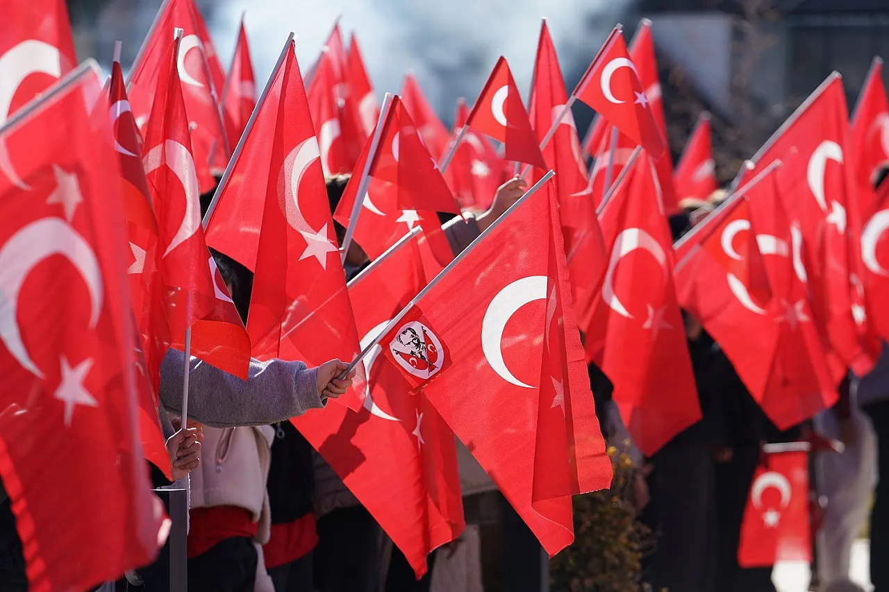 Malatya'da Gençler Bayrak İçin Yürüdü!