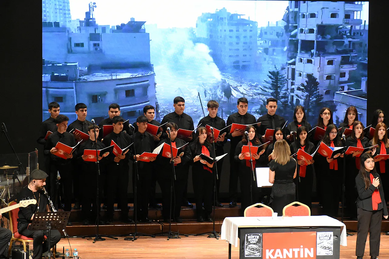 Milletvekili ve Sanatçı Yücel Arzen'den Malatyalı Öğrencilere Destek!