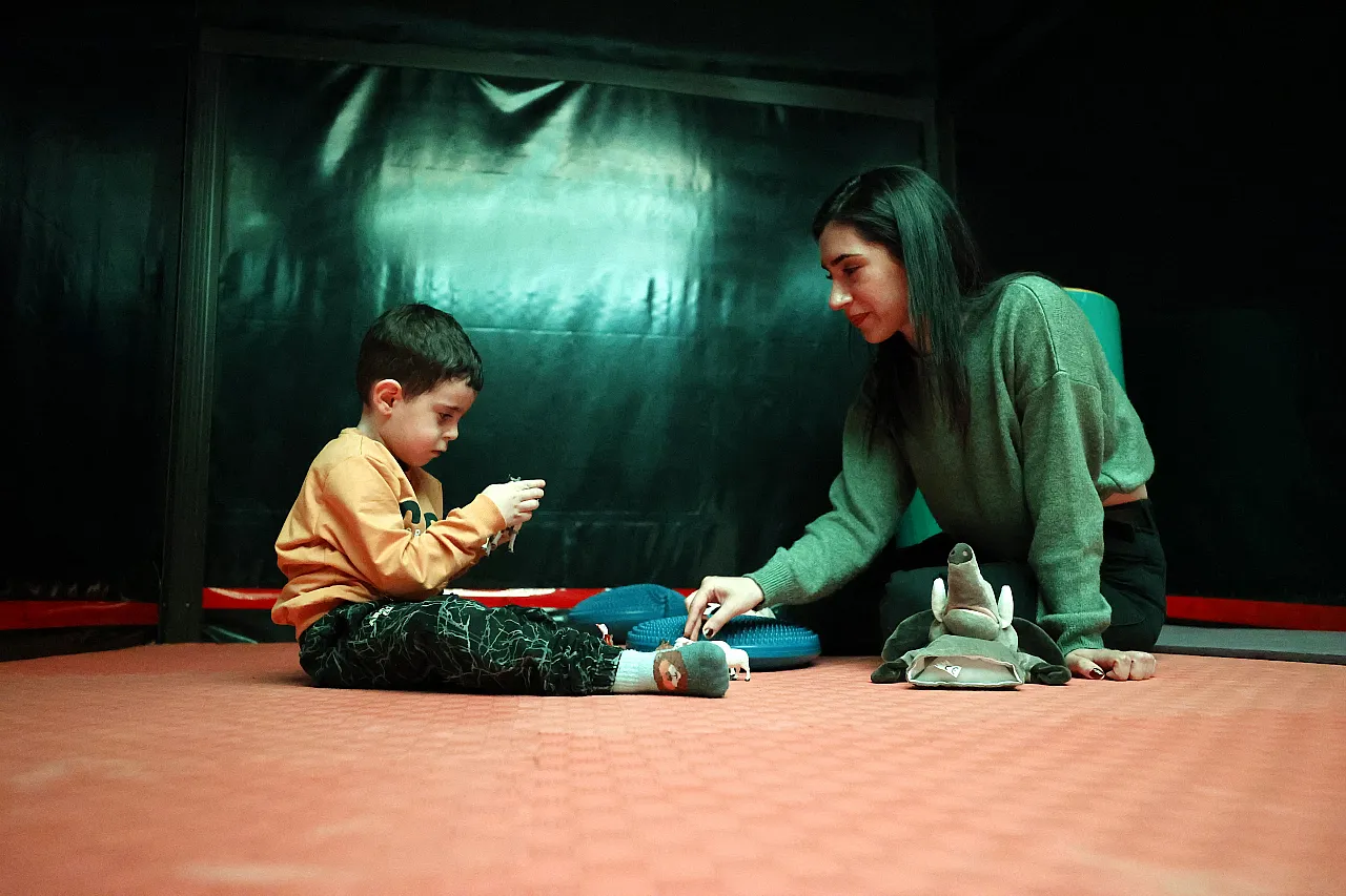 Malatya'da Özel Çocuklar İçin Karanlık Oda Dikkat Dağınıklığına Işık Oluyor!