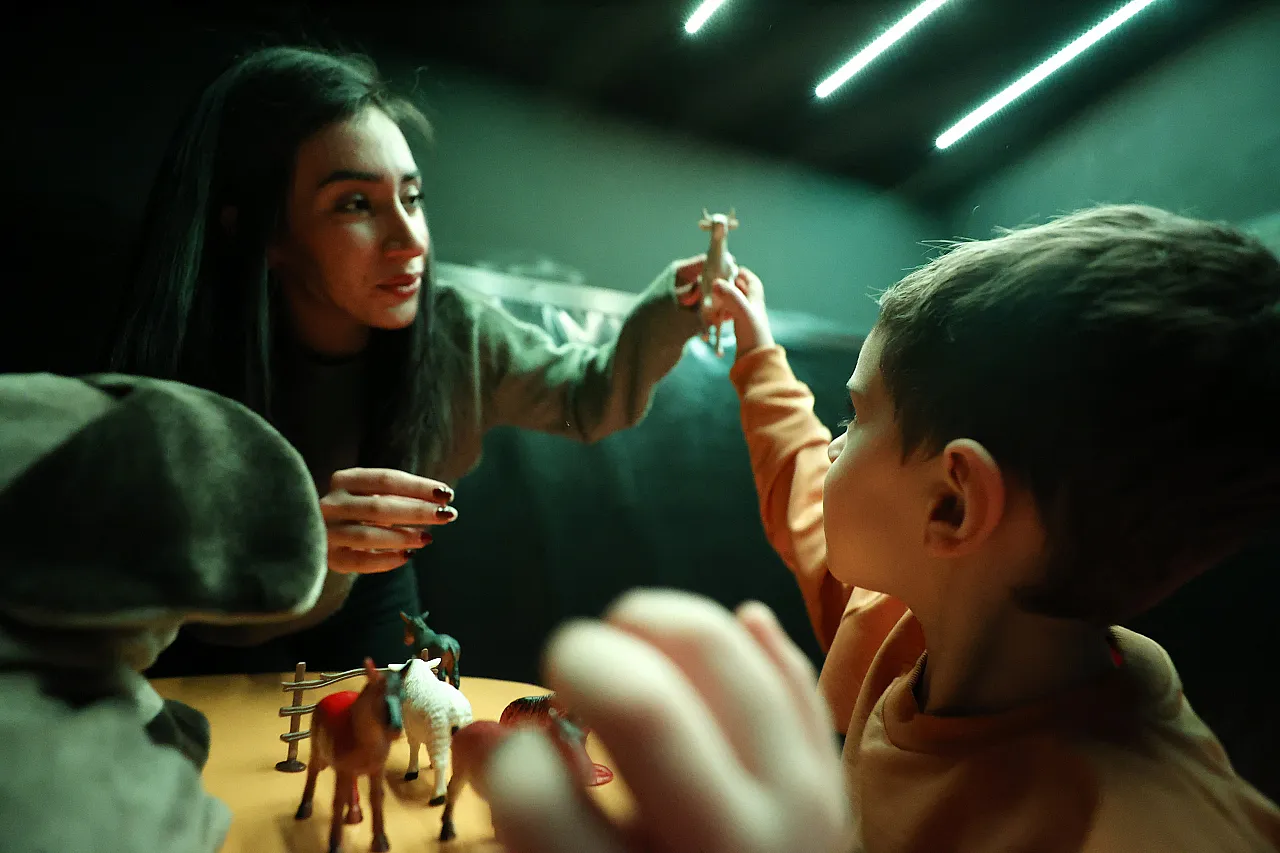 Malatya'da Özel Çocuklar İçin Karanlık Oda Dikkat Dağınıklığına Işık Oluyor!