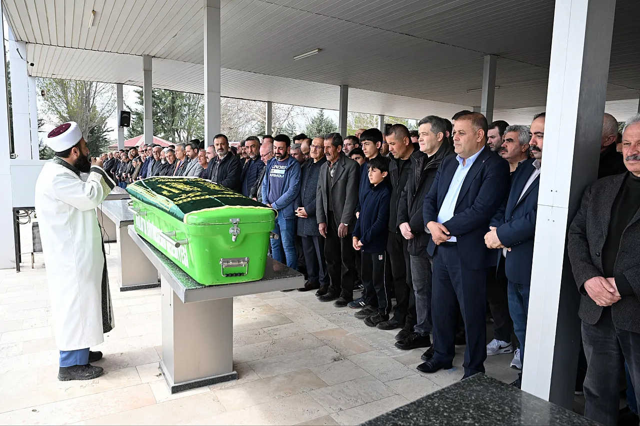 Malatya'da Havuzda Hayatını Kaybeden Öğretmen Toprağa Verildi