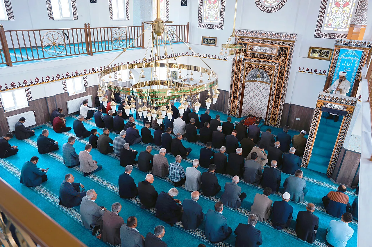 Malatya Yeşilyurt'ta Yaka Gökyüzü Camii İbadete Açıldı!
