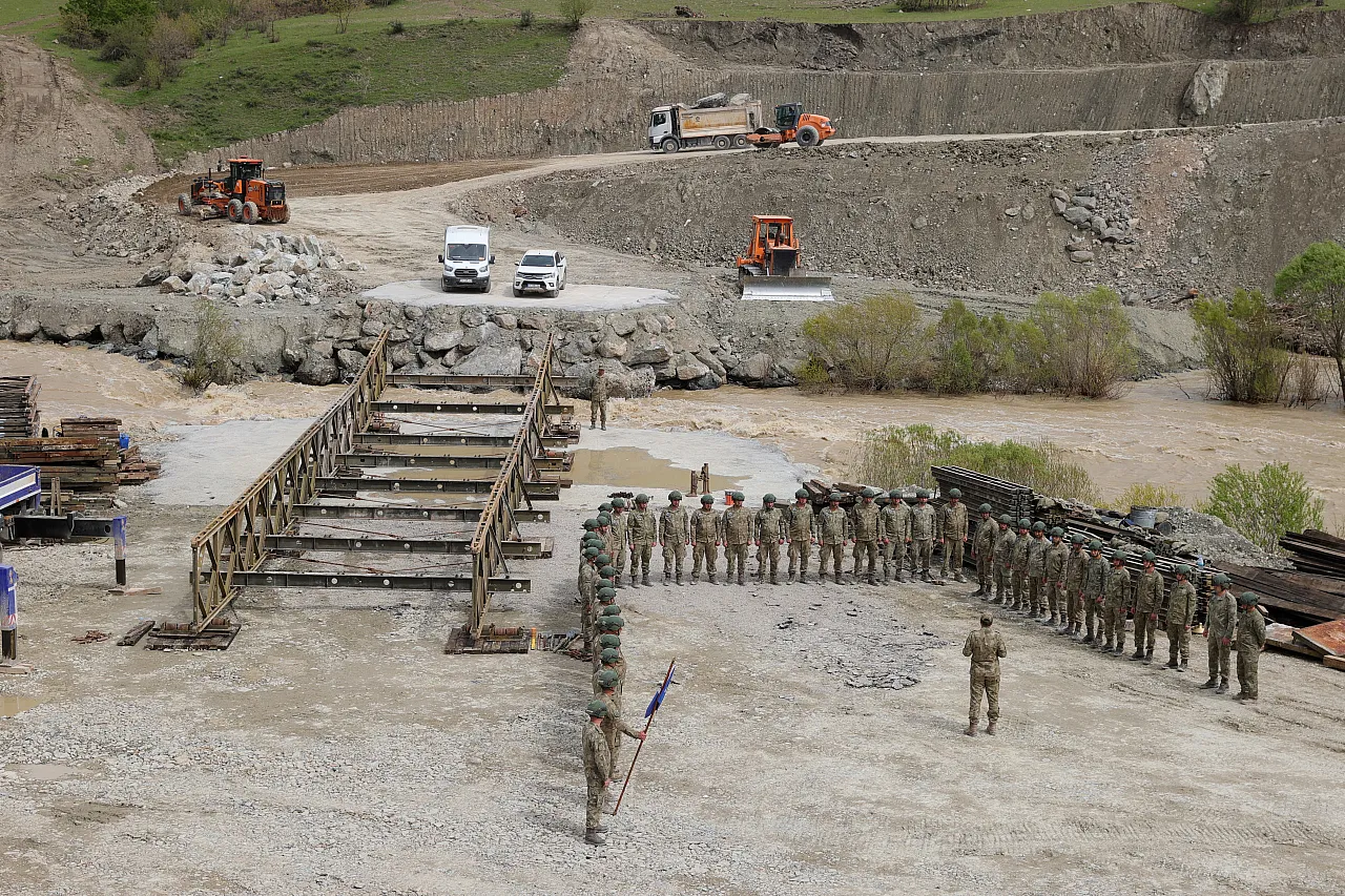 Malatya'dan Hakkari'ye Lojistik Köprü! Zap Suyu Üstünde Mehmetçik Mesaisi Başladı