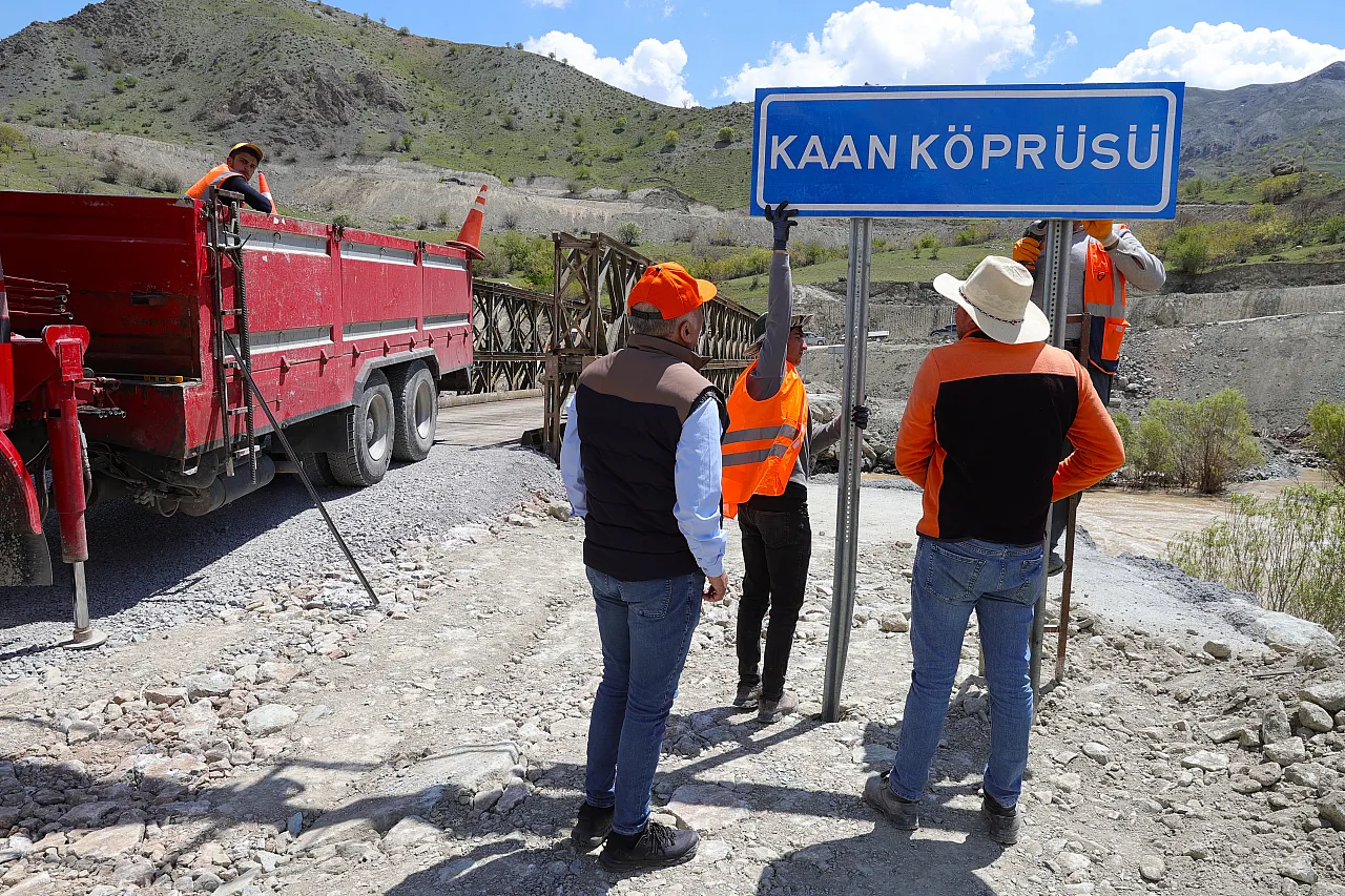 Malatya İstihkam Tugayı'ndan Sadece Yol Değil, Gönül Köprüsü! Zap Suyu'na Hamle