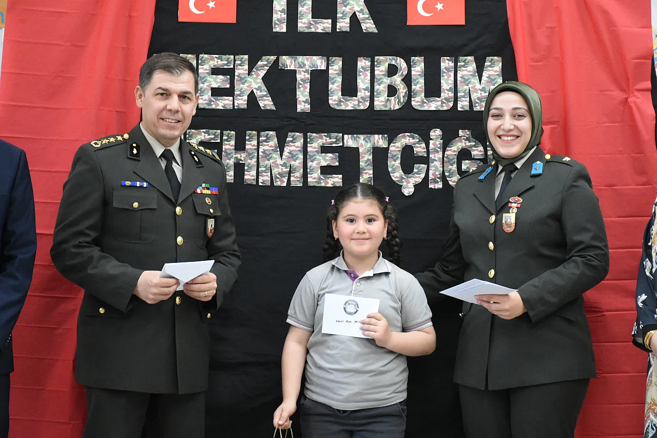 Malatya'da İlk Mektubum Mehmetçiğe Projesi! 2. Ordu Komutanlığı'ndan Öğrencilere Anlamlı Cevap