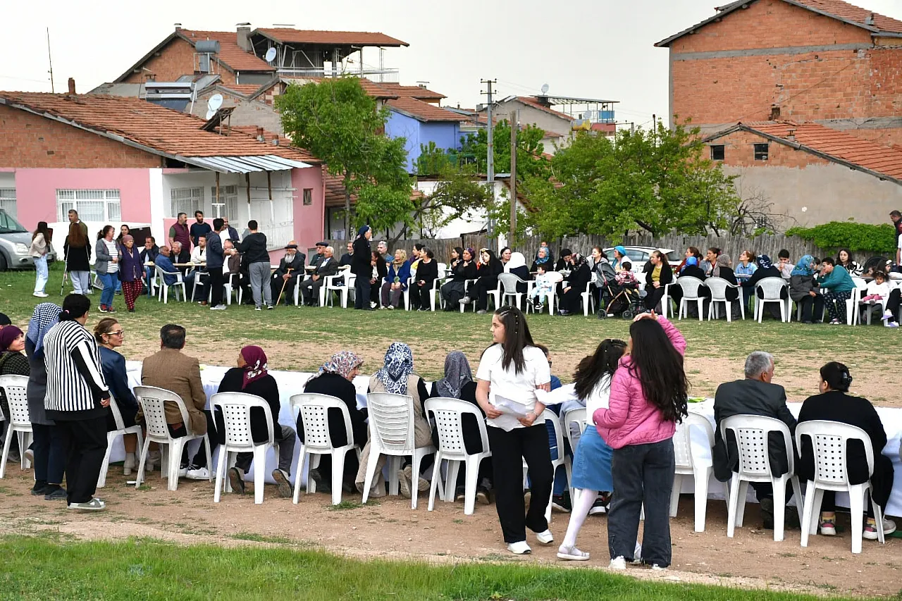 Malatya'da Yağmur Altında Anneler Günü Kutlaması!