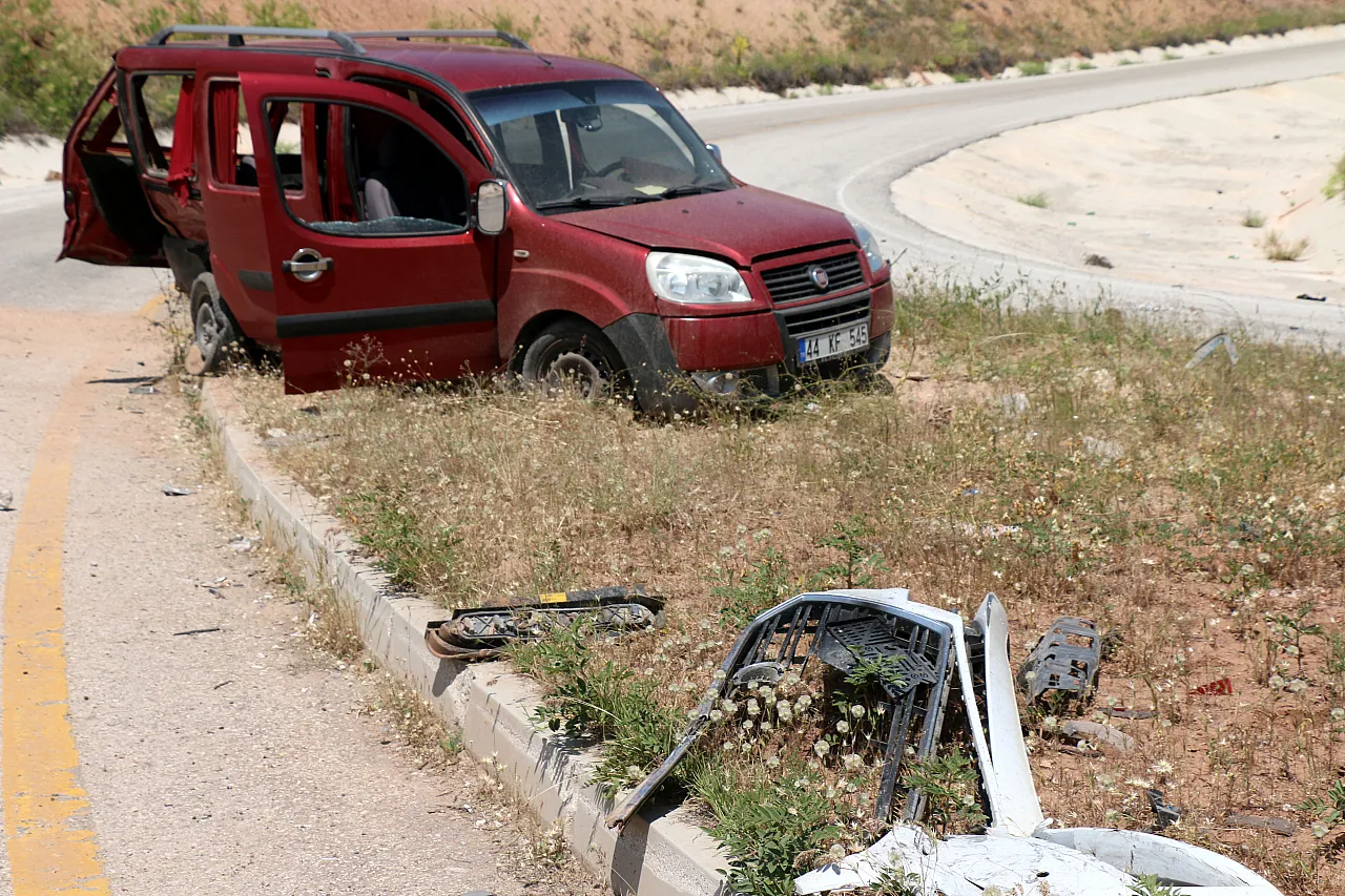 Malatya Hekimhan Askerlik Şubesi Kavşağında Kaza!