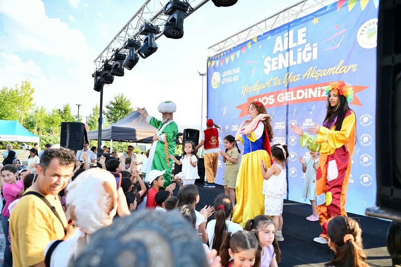 Malatya Yeşilyurt'ta Yaz Coşkusu Başladı! Beylerderesi'nde Binlerce Kişi Aynı Etkinlikte Buluştu