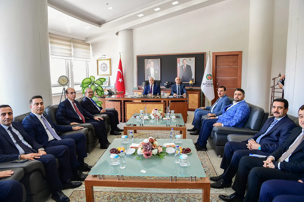 Malatya'nın Geleceği Masaya Yatırıldı! Bakan Işıkhan'a Dev Projeler Tek Tek Anlatıldı