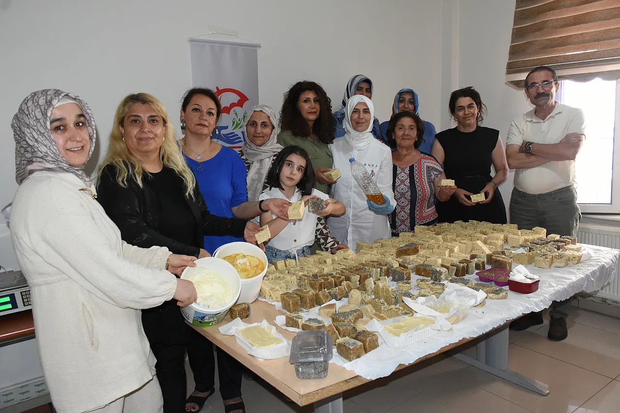 Malatya'da Kadınların Emeğiyle Atık Yağlar Ekonomiye Kazandırılıyor!