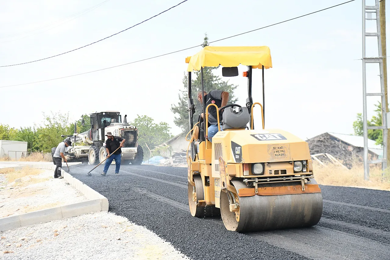 Yeşilyurt'ta Yol Çalışmaları Sonbaharda Hızlandı!