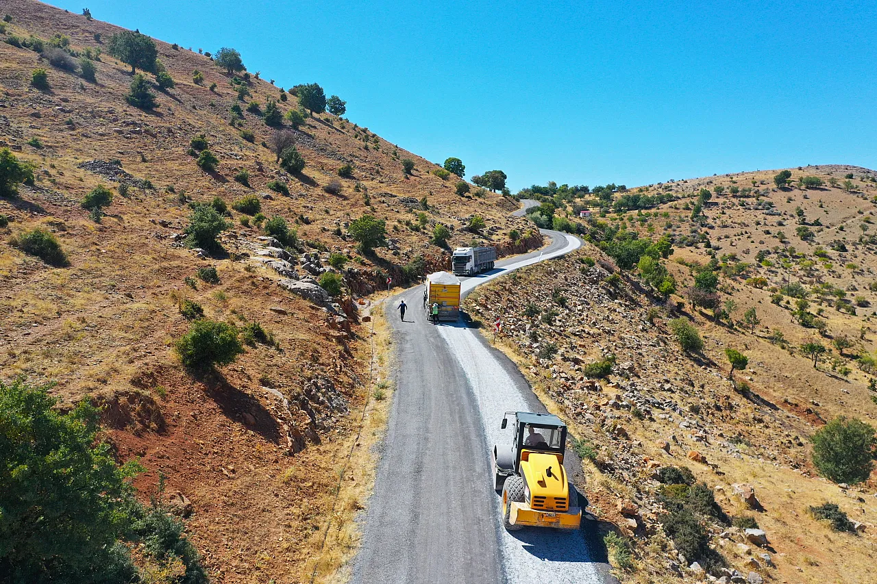 Malatya'da 6 Mahalle İçin Çalışma! 55 Kilometrelik Yol Yenileniyor